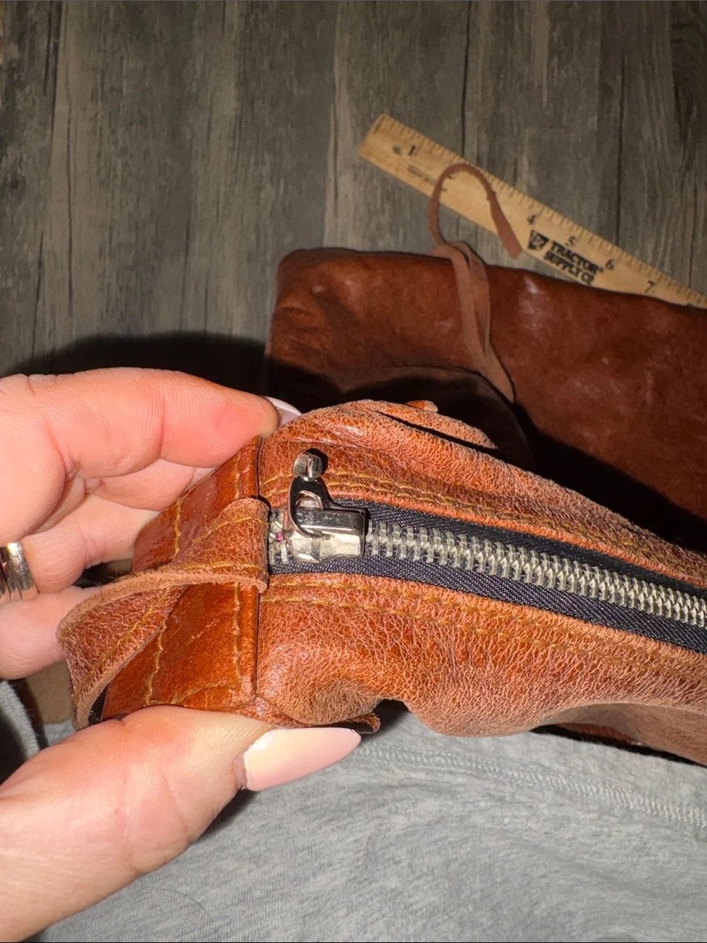 Vintage Allison  burns leather hobo bag -